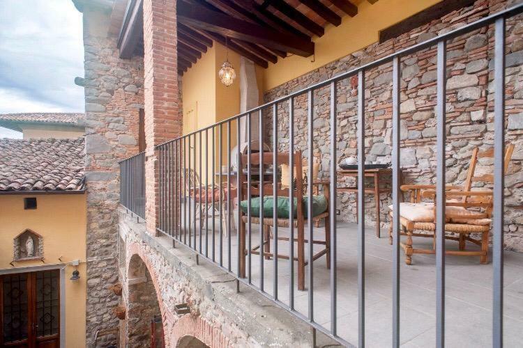 Una Terrazza Nel Centro Storico Villa Barga Exterior foto